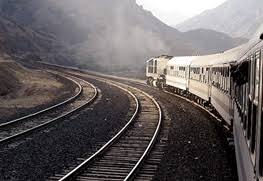 خطر جدی فرونشست در مسیر راه‌ آهن تهران - مشهد