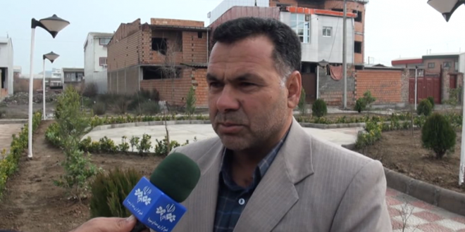 تشویق بندر ترکمن نگهداری از درخت نهال مغازه
