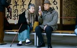 ژاپن چگونه جمعیت سالخوردگان خود را کنترل می کند پیر مسن