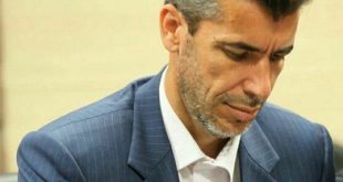 تهدید یک عضو شورای شهر به خودسوزی در مقابل استانداری گیلان