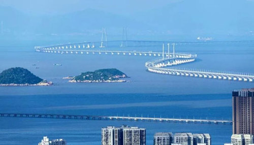 افتتاح طولانی‌ترین پل گذرگاه دریایی جهان بین هنگ‌کنگ و چین