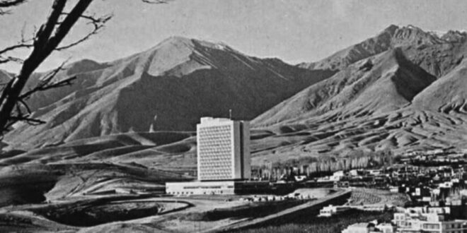 عکس | بزرگ‌ترین و مرتفع‌ترین هتل ایران در تهران قدیم کجا بود؟ | ساخت آسمان‌خراش ۶۵۰ میلیون تومان خرج برداشت