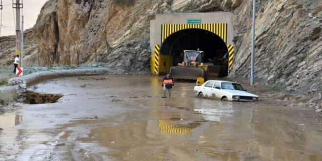 بخشی از محور چالوس مسدود است